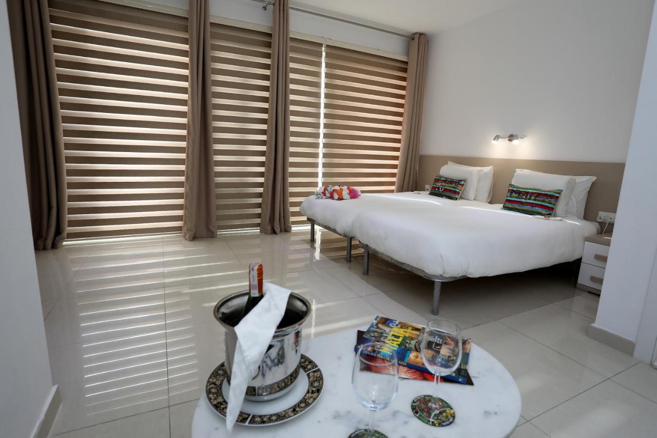 Bed and Breakfast Escape to St Julians San Julián Exterior foto
